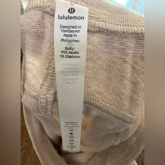 Lululemon beige joggers size 6 - Picture 4 of 5